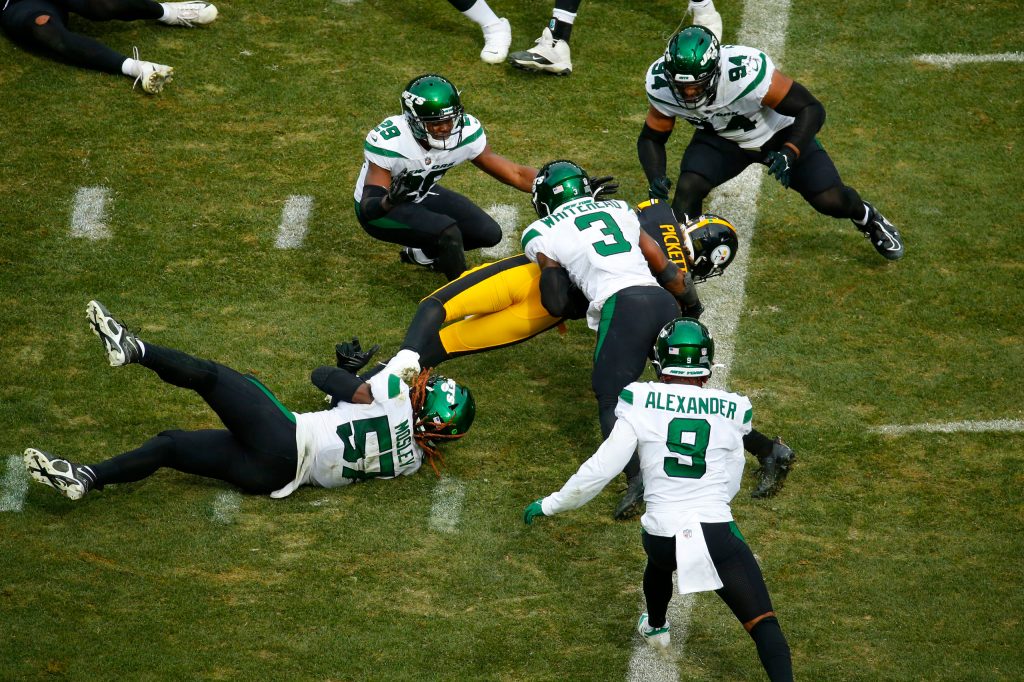 FanDuel Christmas Special: Bet Risk Free On The Steelers vs. Raiders Up To $2,500