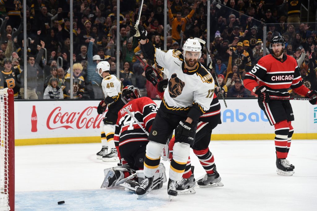 Bet $5 On The Bruins vs. Blackhawks and Get $200 in Bonus Bets Instantly
